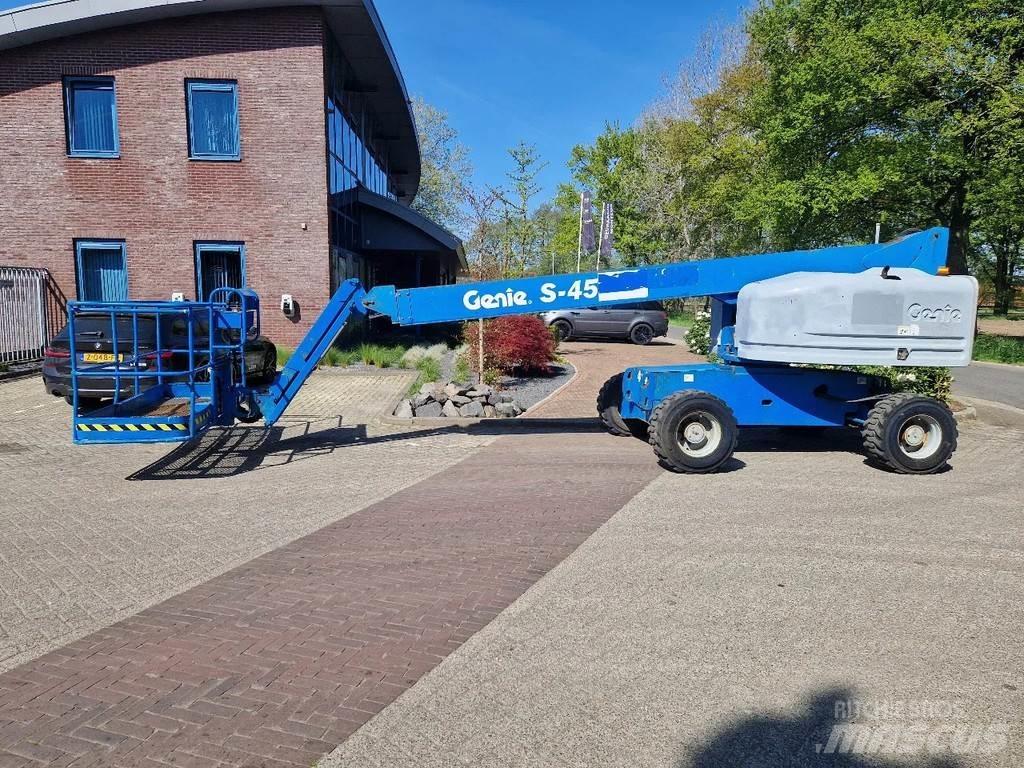 Genie S-45 Teleskopbühnen