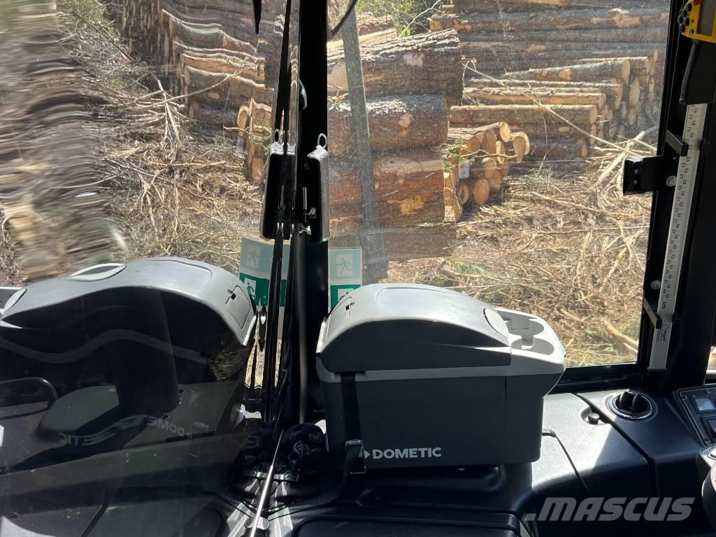 Ponsse Ergo 8W Harvester