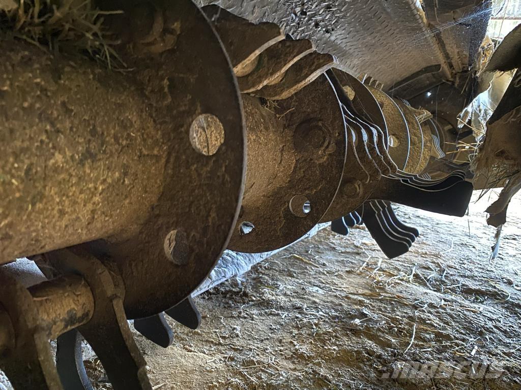 John Deere F 310 R Gezogene und selbstfahrende Mäher