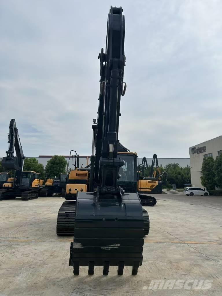 Hyundai HX 220 L Raupenbagger