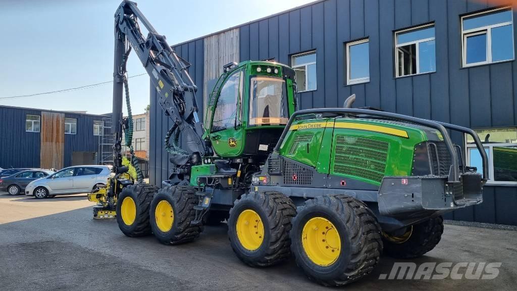 John Deere 1170 G Harvester