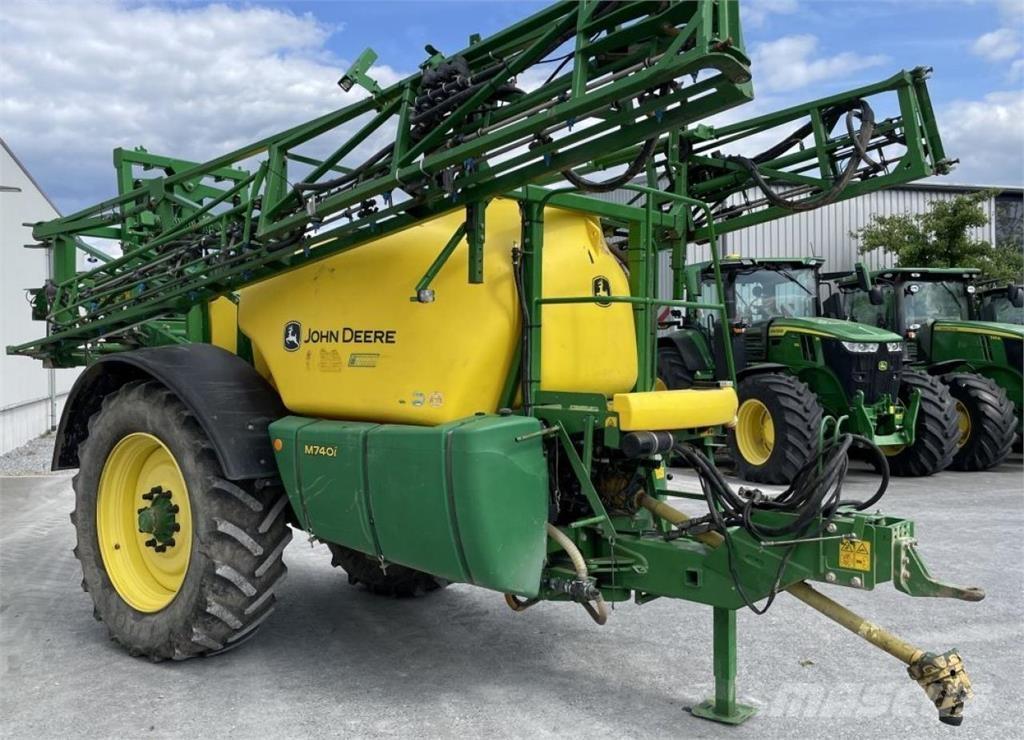 John Deere M 740 i Anhängespritzen