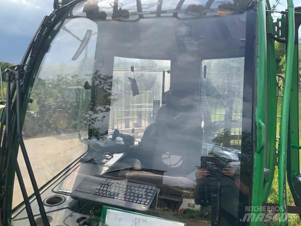 John Deere 1510 E Forwarder