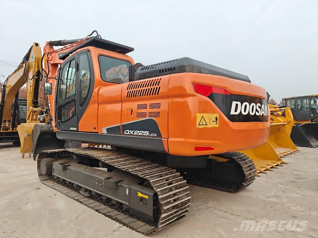 Doosan DX225LCA Raupenbagger