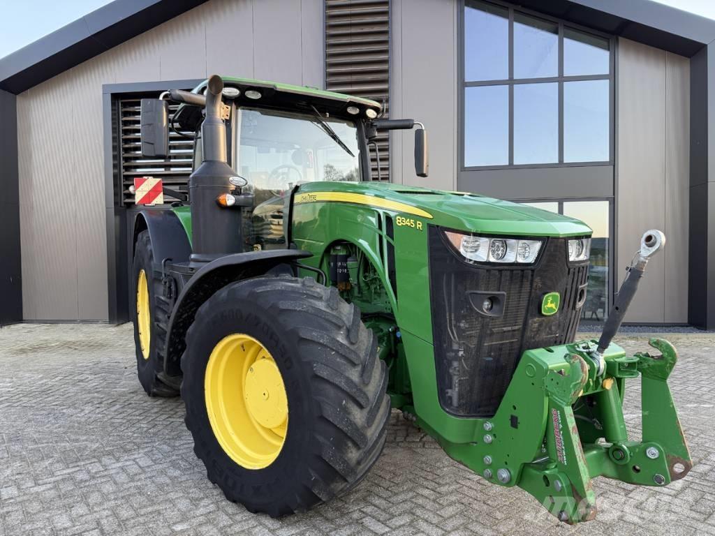 John Deere 8345 R Traktoren