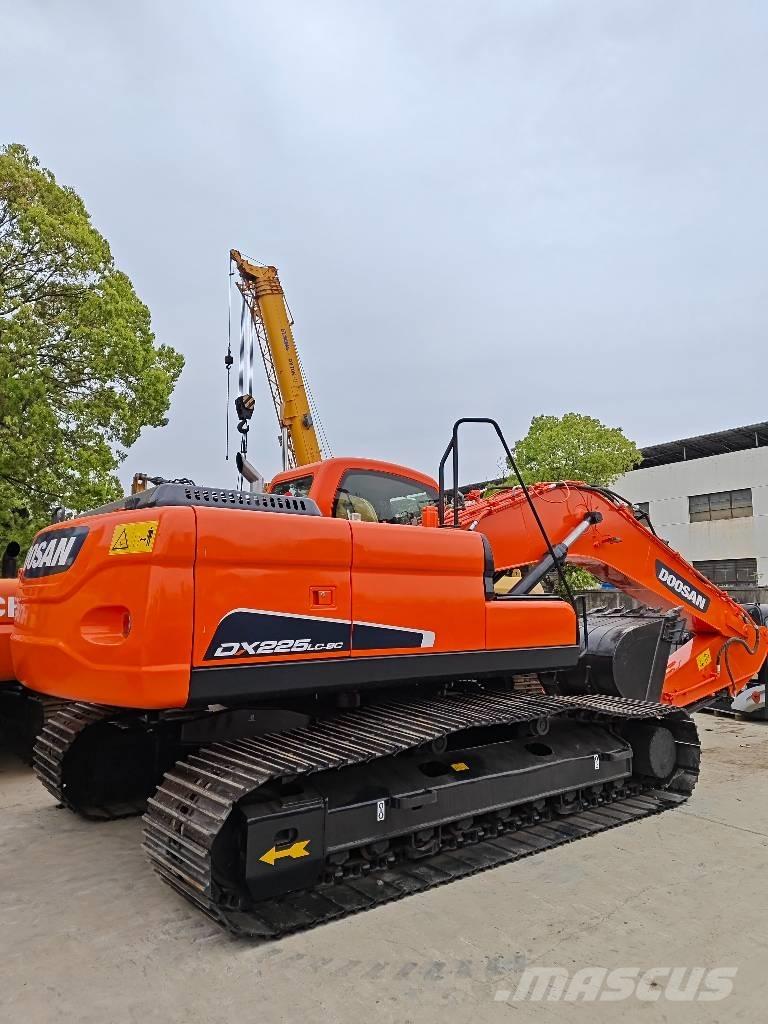 Doosan DX 225 LC-9C Raupenbagger