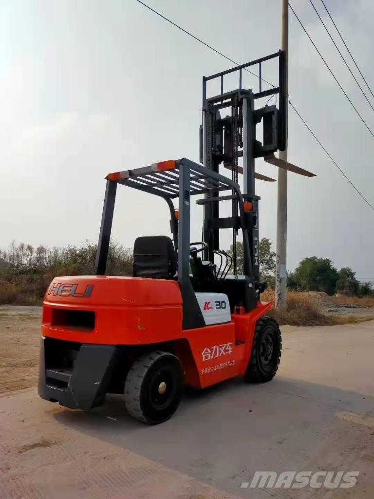 Heli CPCD 30 Diesel Stapler