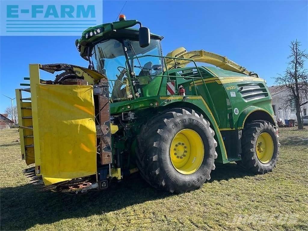 John Deere 8300 Selbstfahrende Häcksler