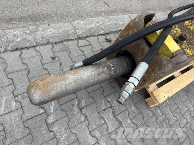 Soosan 121 Breaker Hammer / Brecher