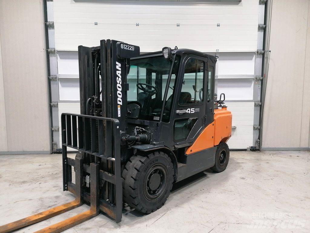 Doosan G45SC-7 Gas Stapler