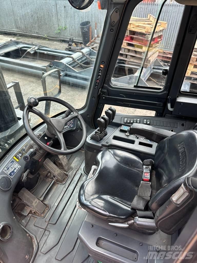 Hyundai 70 D-9 Diesel Stapler
