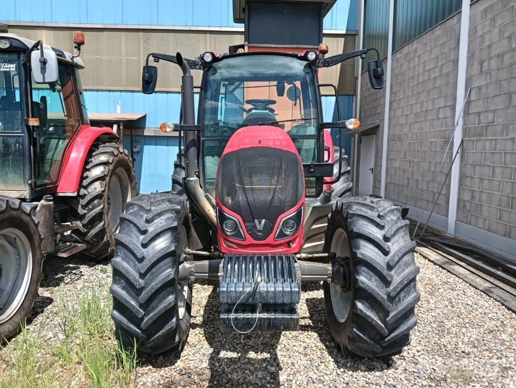 Valtra A 114 Traktoren