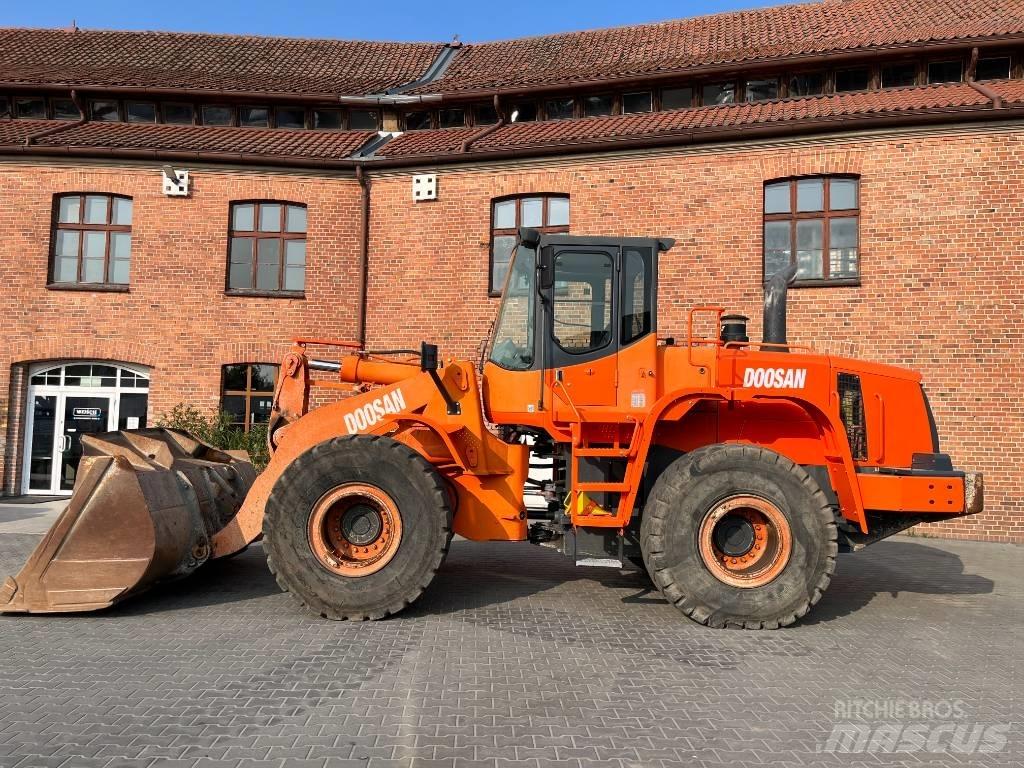 Doosan DL 300 Radlader