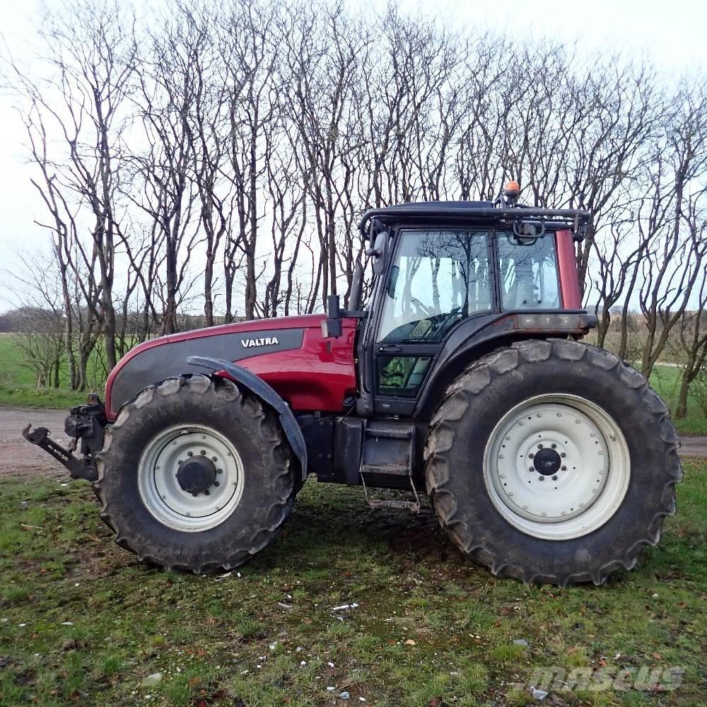 Valtra T 170 Traktoren