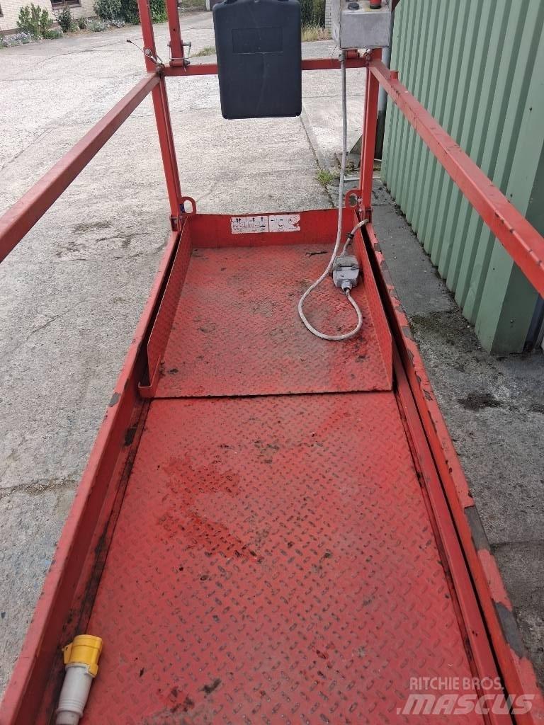 SkyJack SJ III 3226 Scheren-Arbeitsbühnen