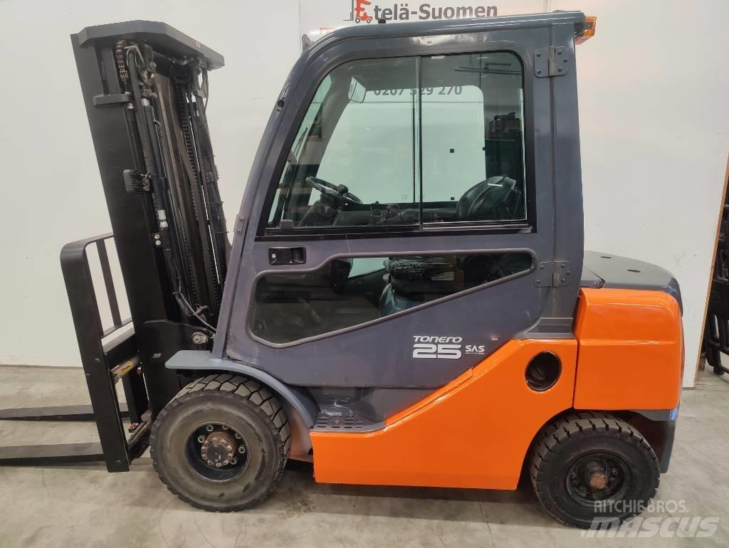 Toyota 02-8 FDF25 Diesel Stapler
