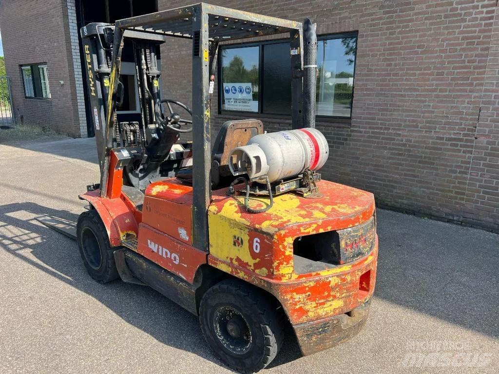 Hyster H3.00XM Gas Stapler