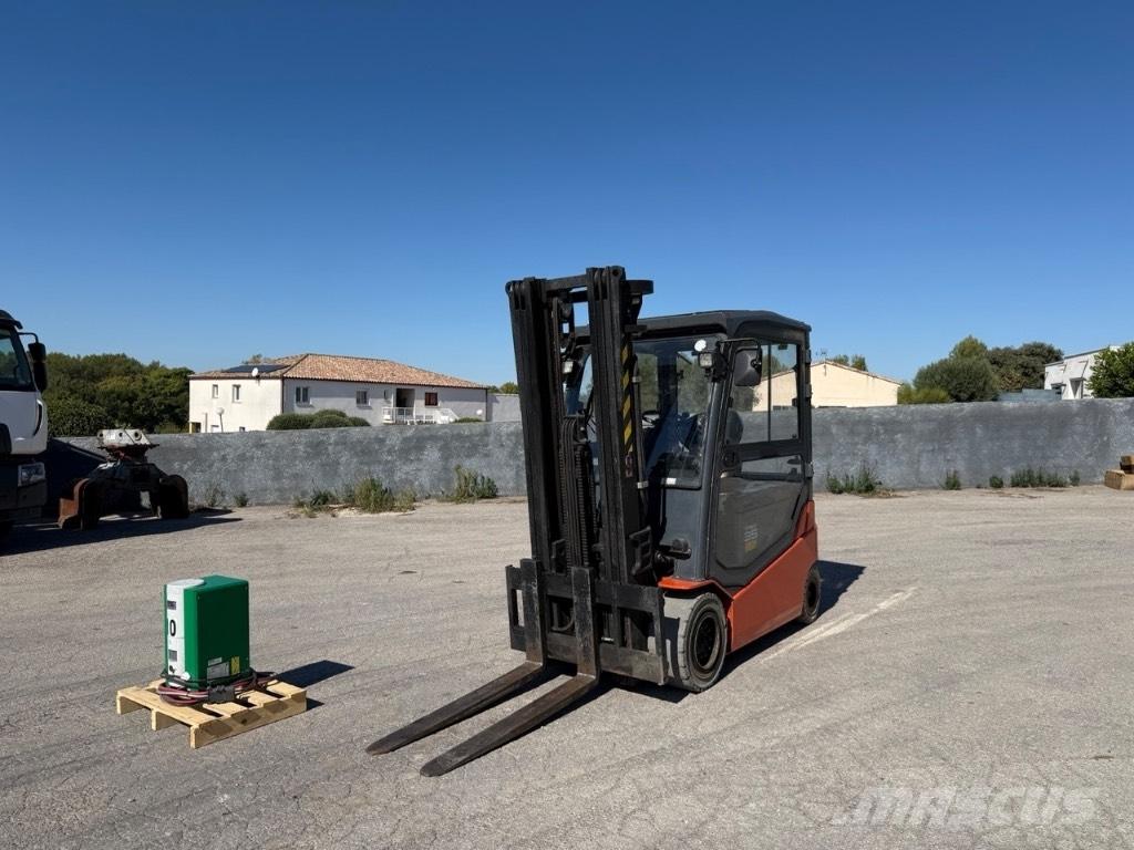 Toyota 8 FBMT 35 Elektro Stapler