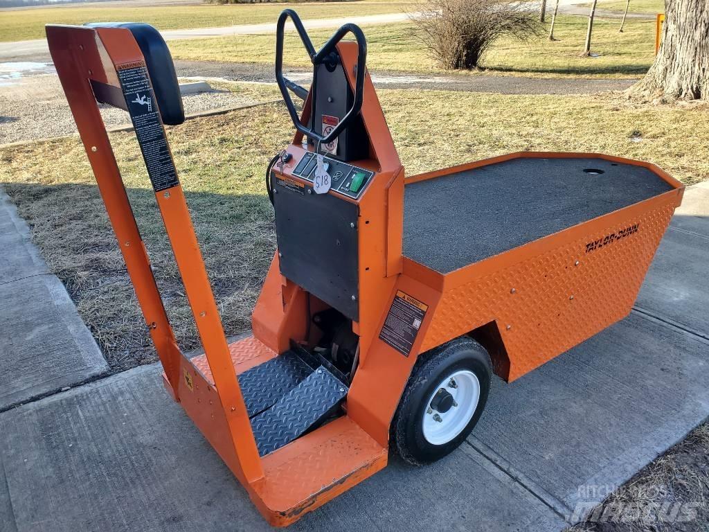 Taylor-Dunn SC100 Schlepper