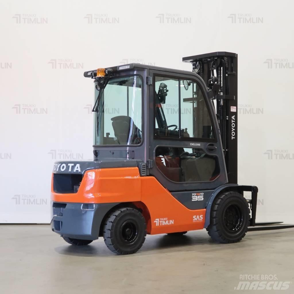 Toyota 02-8FDJF35 Diesel Stapler