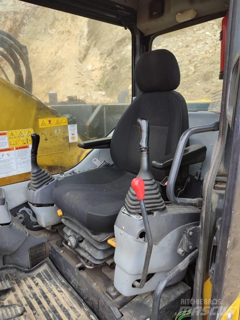 Komatsu PC 228 LC-3 Raupenbagger