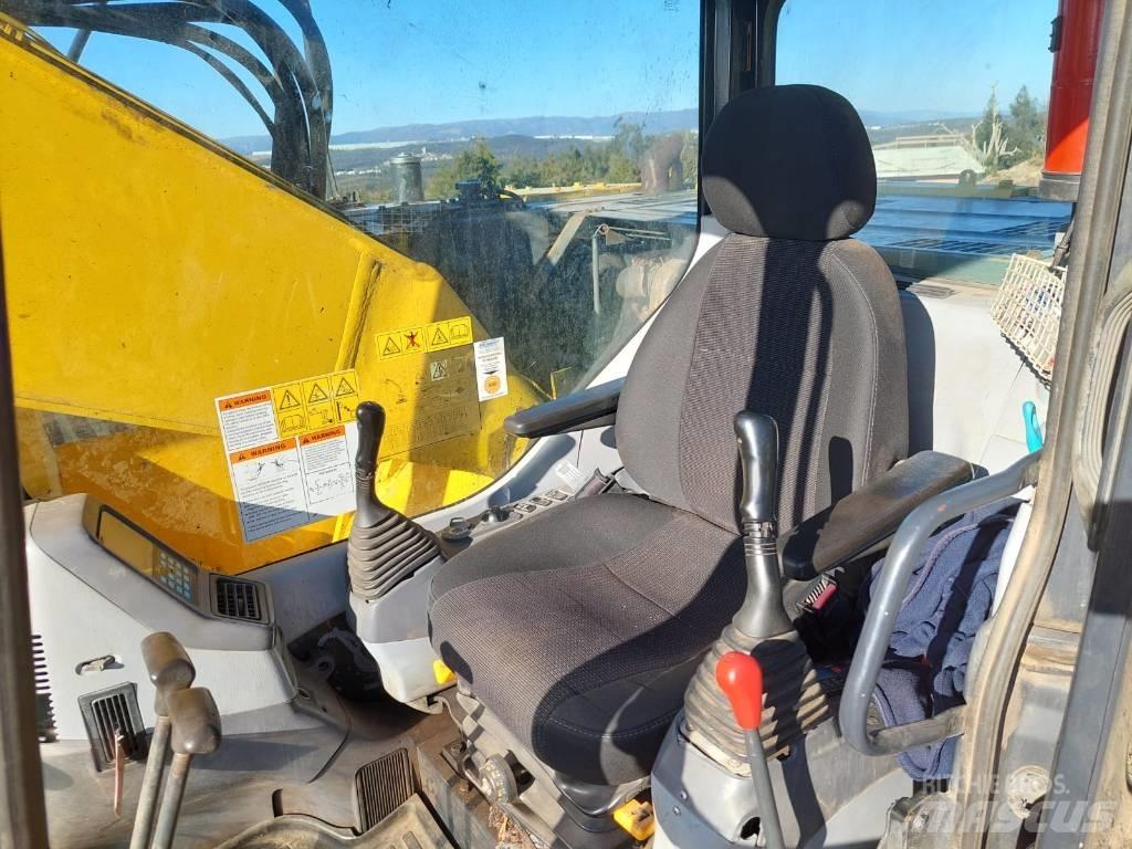 Komatsu PC 228 LC-3 Raupenbagger