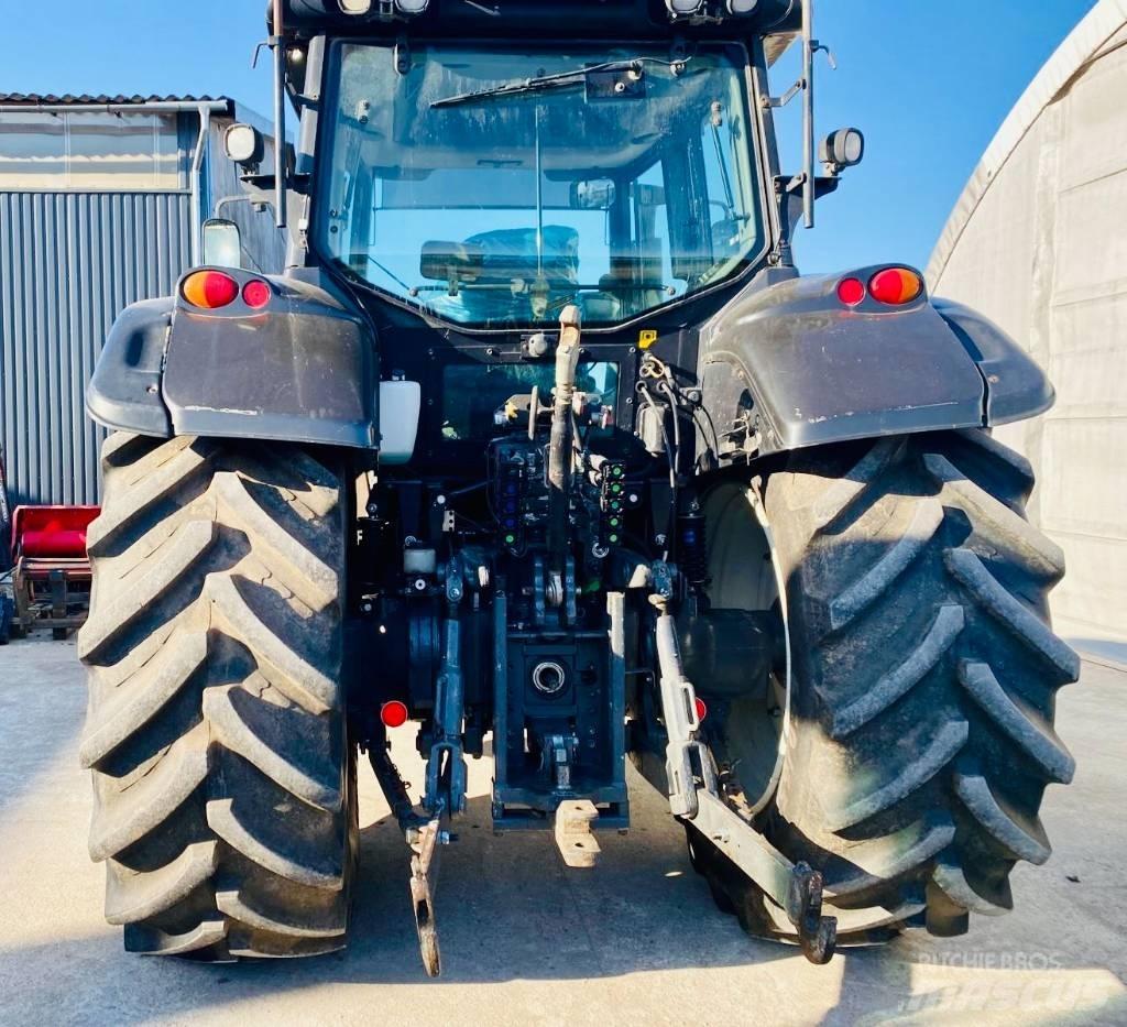 Valtra T 203 Traktoren