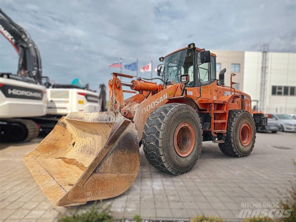 Doosan DL 300 Radlader