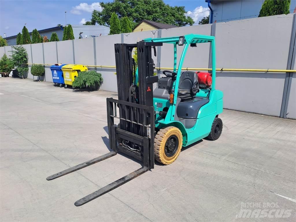 Mitsubishi FG25N Gas Stapler