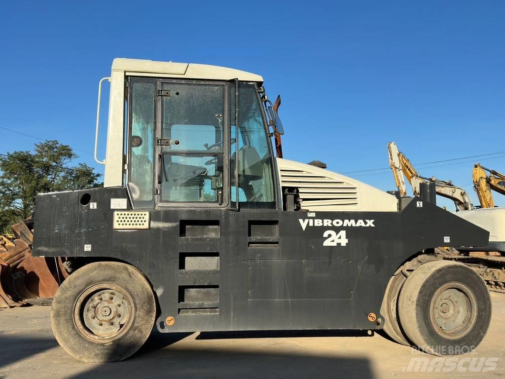 Vibromax W2400 Gummiradwalzen