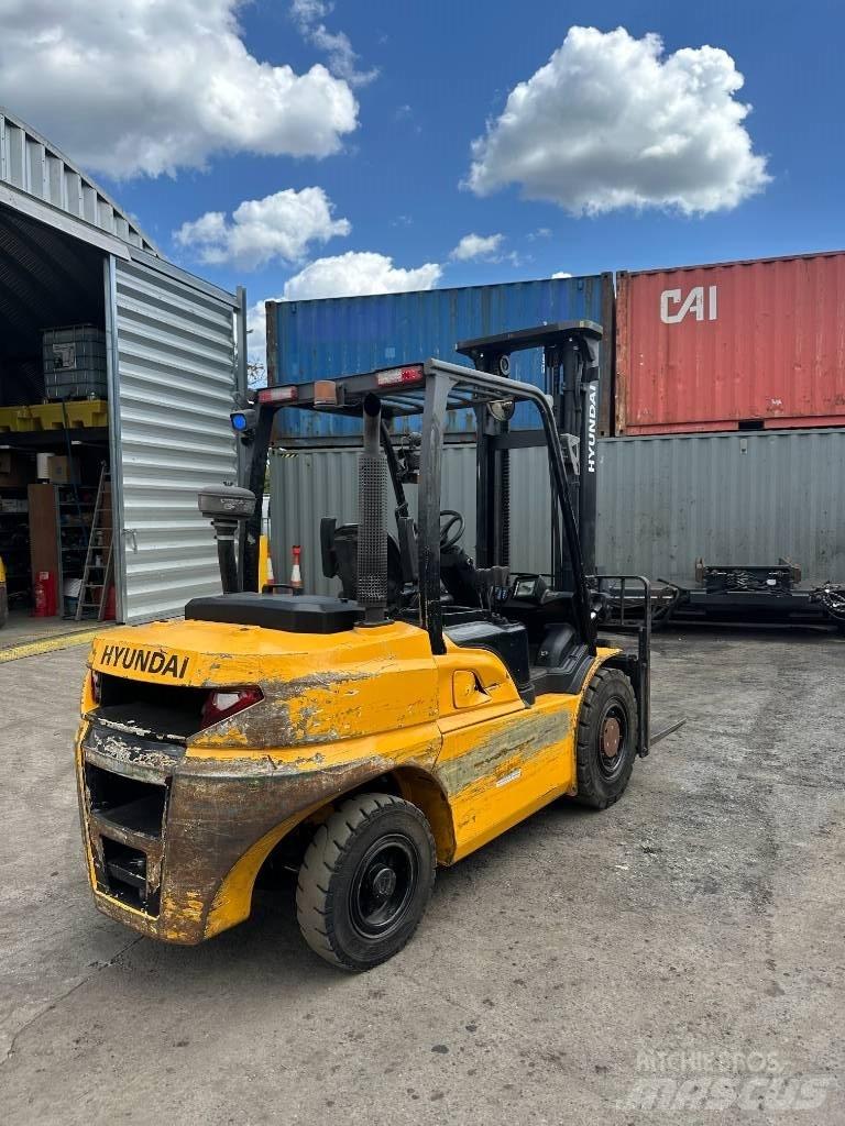 Hyundai 45 D-9 Diesel Stapler