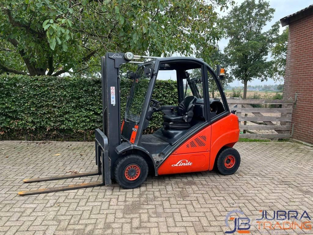 Linde H25T Gas Stapler