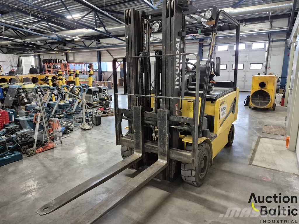 Hyundai 30B-9 Elektro Stapler