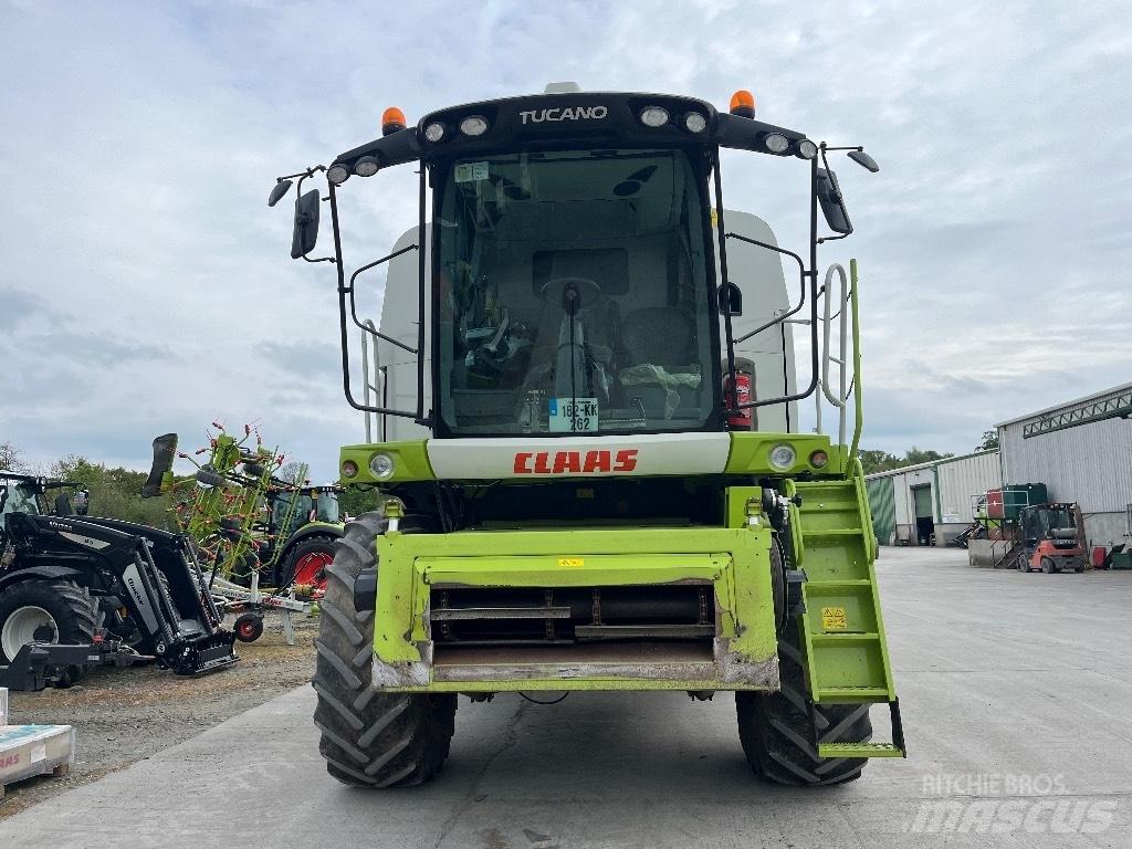 CLAAS Tucano 440 Mähdrescher