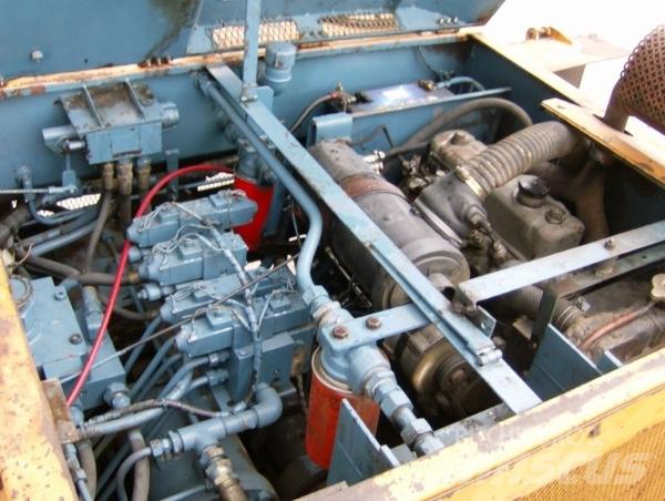Case F25V Strassenfertiger