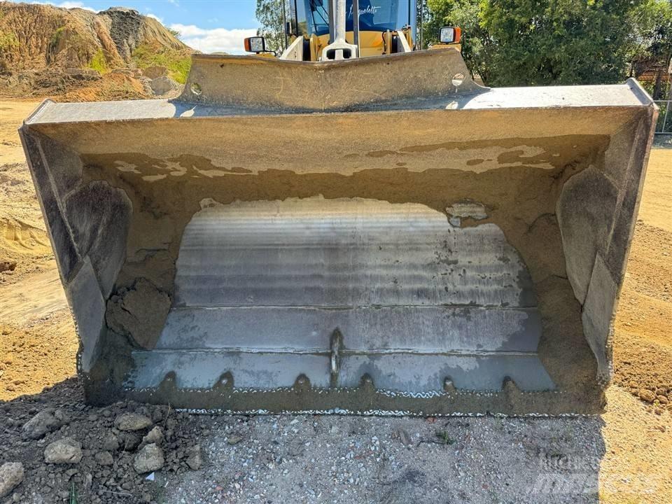 Volvo L 90 F Radlader