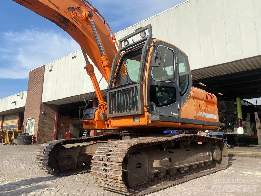 Doosan DX 180 LC Raupenbagger