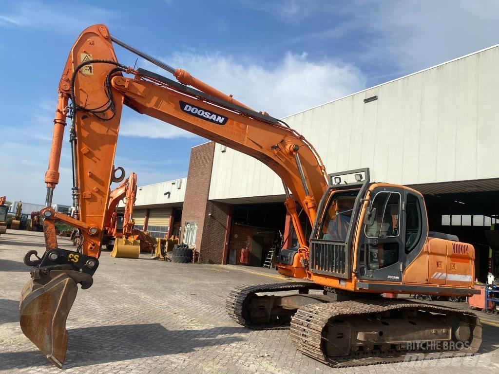 Doosan DX 180 LC Raupenbagger