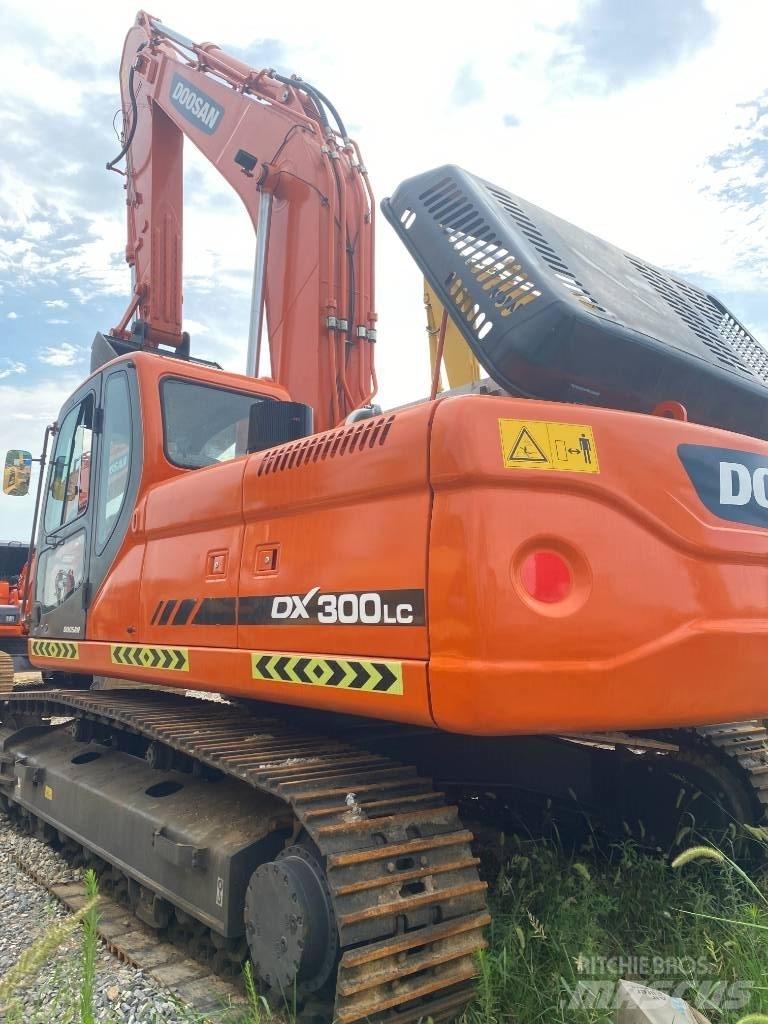Doosan DX 300 LC Raupenbagger