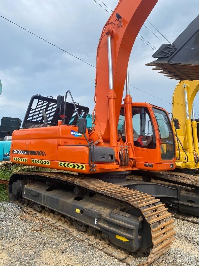 Doosan DX 300 LC Raupenbagger