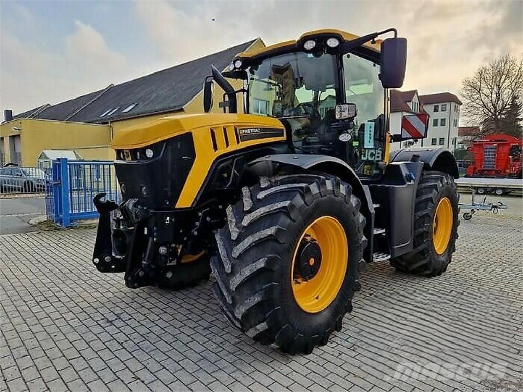 JCB 4220 Fastrac Traktoren