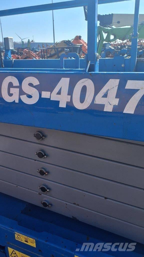 GENIE GS4047 Scheren-Arbeitsbühnen