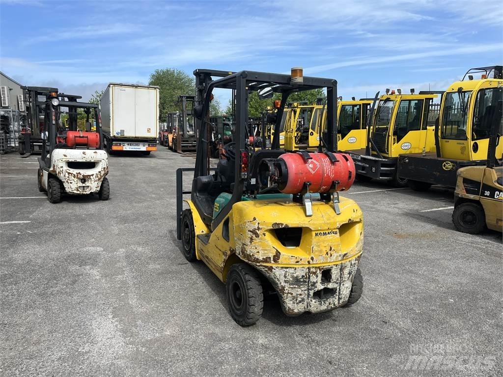 Komatsu FG25HT-16R Gas Stapler