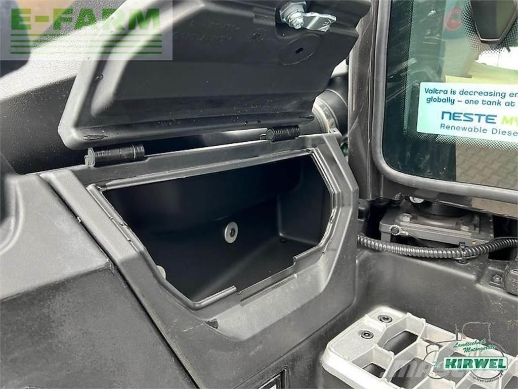 Valtra q 285 Traktoren