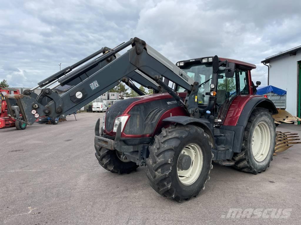 Valtra T 203 Traktoren