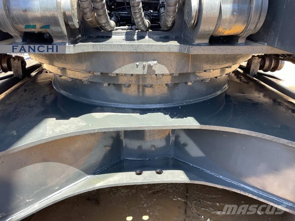 Hyundai 305lC-9T Raupenbagger