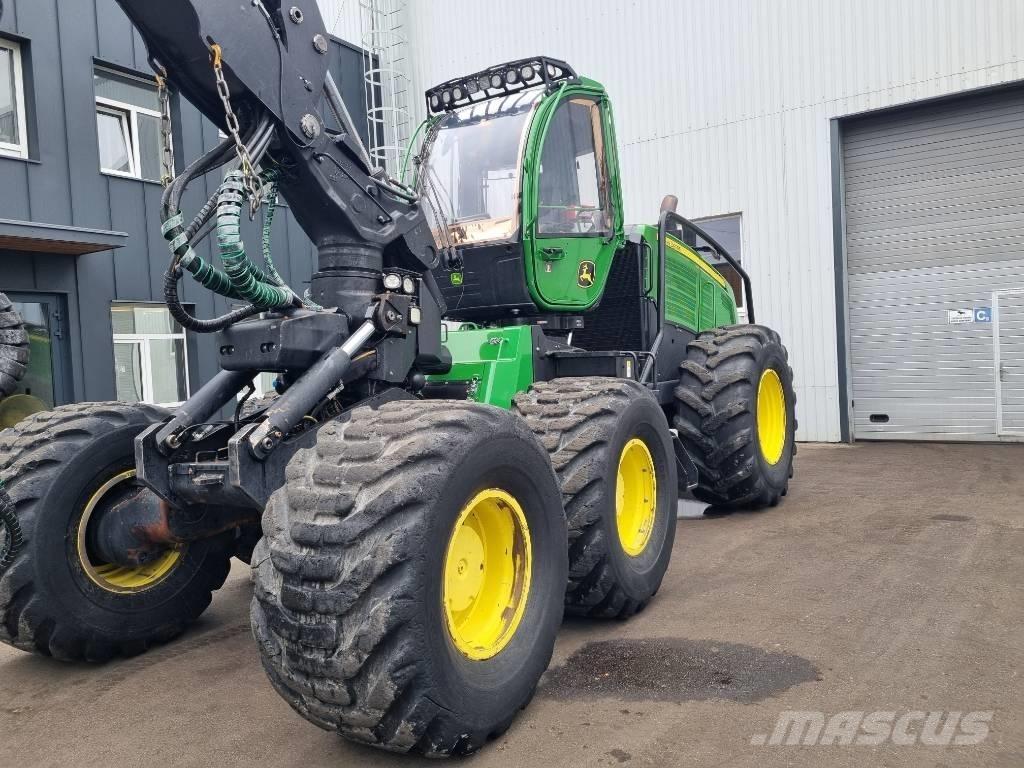 John Deere 1470 G Harvester