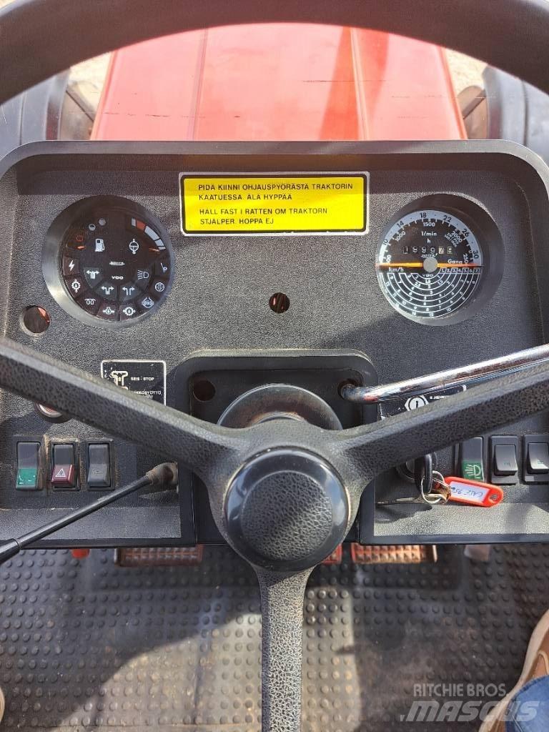 International 956XL Traktoren