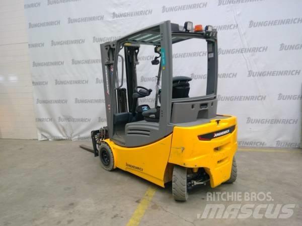 Jungheinrich EFG 320 Elektro Stapler