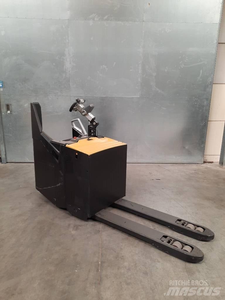 CAT NPF25N2 Gabelstapler mit Fahrerstand